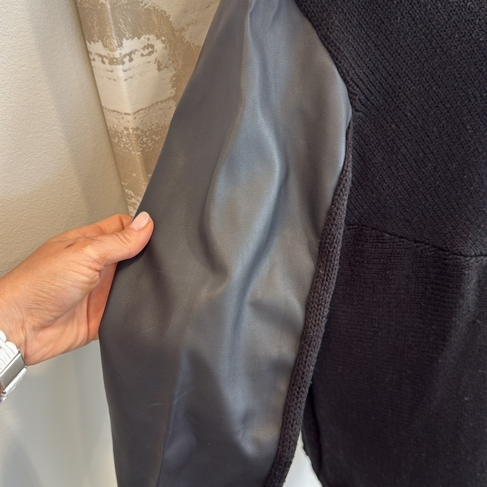 Ellen Tracy Black Knit Cardigan w/ Leather Sleeves and small “belt” closure M/L - Picture 2 of 6